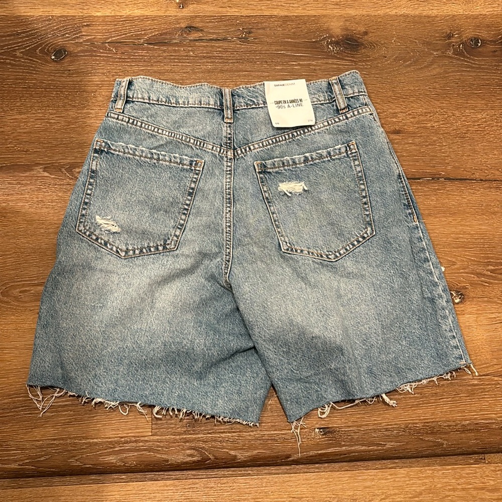 Garage denim 90s a line shorts. Size 5 / 27w